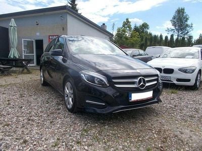 Czarny Używany 2016 Mercedes B180 Minivan | 64 900 zł (Drogi)