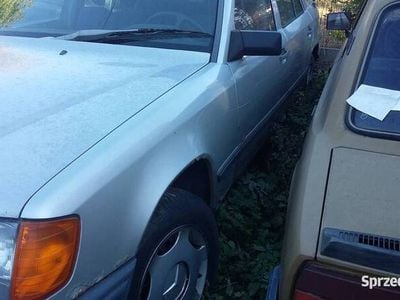 Szary Używany 1986 Mercedes E250 Sedan/Limuzyna | 4500 zł
