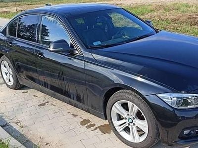 Używany BMW 328 2016 Czarny Sedan/Limuzyna