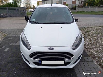 używany Ford Fiesta 2015 rok benyna