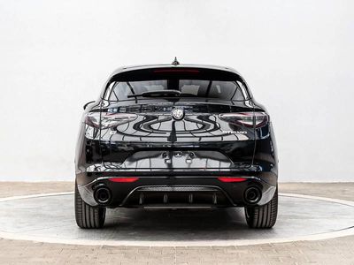 Lakier metalizowany czarny volcano black Nowe 2025 Alfa Romeo Stelvio Veloce SUV | 315 180 zł