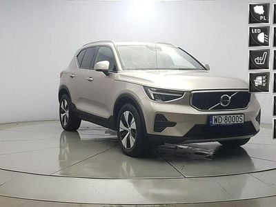 Złoty Używany 2022 Volvo XC40 Core SUV | 124 850 zł (Uczciwa cena)