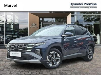Niebieski ciemny (metalik) Używany 2024 Hyundai Tucson SUV | 122 900 zł (Dobra cena)