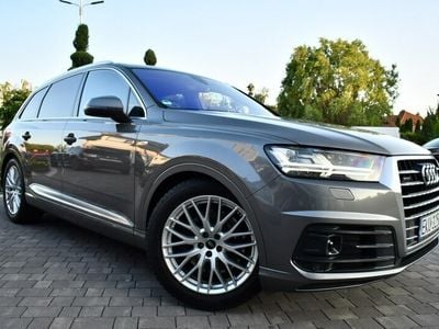 Szary (metalik, perła) Używany 2015 Audi Q7 SUV | 139 999 zł