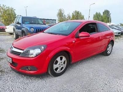 Używany Opel Astra 90 KM (66 kW) 2005 Czerwony Coupe