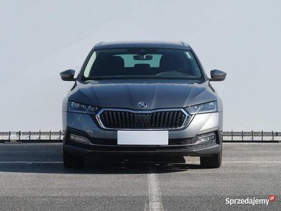 Szary Używany 2022 Skoda Octavia Kombi | 107 999 zł