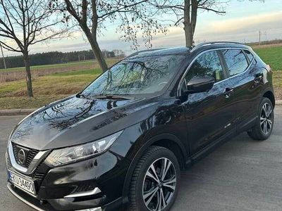 Czarny Używany 2017 Nissan Qashqai SUV | 57 900 zł (Drogi)