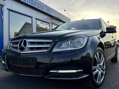 Używany Mercedes C180 156 KM (114 kW) 2011 Czarny (metalik, perła) Kombi