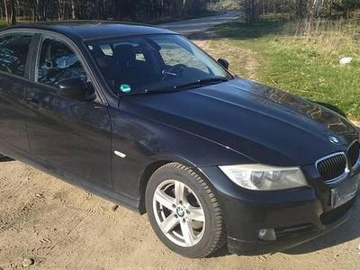 Używany BMW 318 2010 Czarny Sedan/Limuzyna