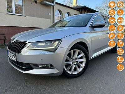 Srebrny (metalik, perła) Używany 2017 Skoda Superb Kombi | 51 900 zł (Super Cena)