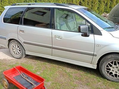 Srebrny Używany 2002 Mitsubishi Space Wagon Minivan | 6850 zł