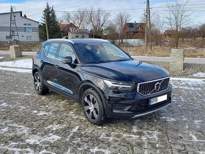 Czarny Używany 2019 Volvo XC40 SUV | 81 000 zł (Uczciwa cena)