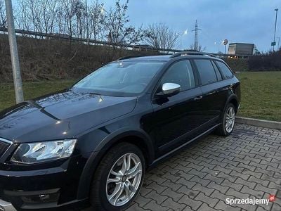 Czarny Używany 2016 Skoda Octavia Scout Kombi | 63 500 zł