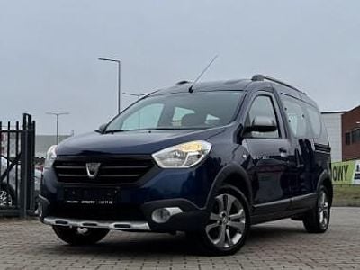 Niebieski Używany 2017 Dacia Dokker Stepway Minivan | 29 900 zł (Uczciwa cena)