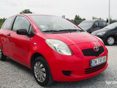 używany Toyota Yaris II 1.0i 69KM, klimatyzacja