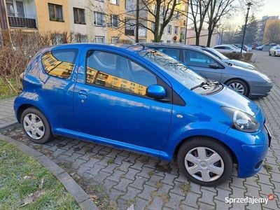 Używany Toyota Aygo 68 KM (50 kW) 2010 Niebieski Hatchback