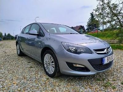 Szary Używany 2013 Opel Astra Hatchback | 26 700 zł (Uczciwa cena)