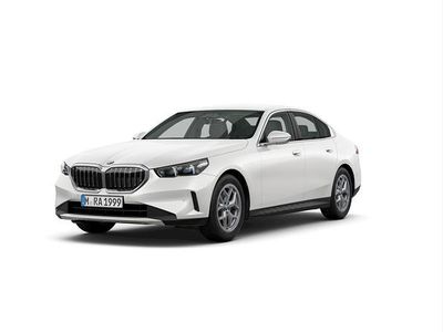 Biel mineralna metalizowany Używany 2024 BMW 520 Comfort Edition Sedan/Limuzyna | 189 900 zł