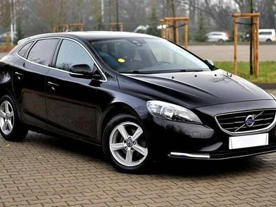 Czarny (metalik, perła) Używany 2014 Volvo V40 Hatchback | 31 900 zł (Uczciwa cena)