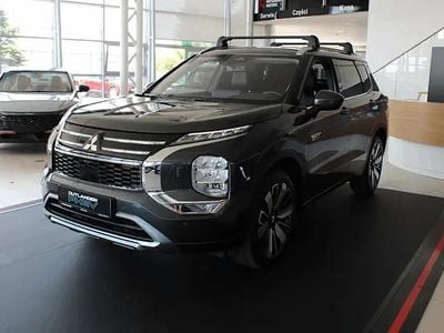 Nowe Mitsubishi Outlander P-HEV 2025 Grafitowy SUV