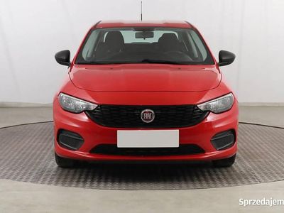 Używany Fiat Tipo 2019 Czerwony Sedan/Limuzyna