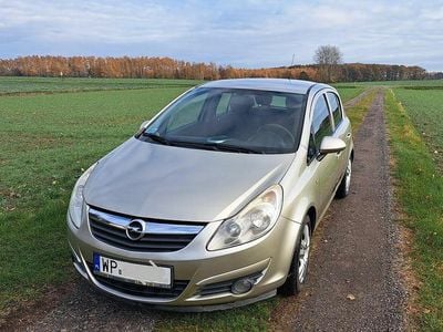 Używany Opel Corsa 2009 Żółtozłoty Hatchback