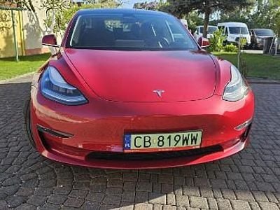 Bordowy Używany 2019 Tesla Model 3 Sedan/Limuzyna | 119 500 zł