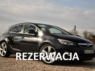 Używany Opel Astra 116 KM (85 kW) 2010 Czarny (metalik, perła) Hatchback