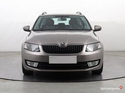 Beżowy Używany 2016 Skoda Octavia Kombi | 39 999 zł (Uczciwa cena)