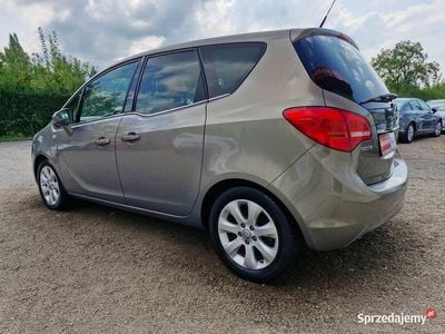 Beżowy Używany 2014 Opel Meriva Cosmo Minivan | 33 900 zł (Dość drogi)