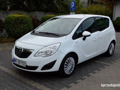 Biały Używany 2012 Opel Meriva Minivan | 22 900 zł