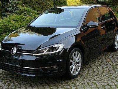 Czarny (metalik) Używany 2018 VW Golf VII Highline Hatchback | 50 900 zł (Uczciwa cena)
