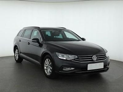 Szary Używany 2019 VW Passat Kombi | 58 499 zł (Dobra cena)