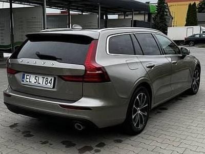 Brązowy Używany 2019 Volvo V60 Kombi | 70 000 zł (Uczciwa cena)