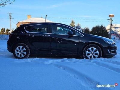 używany Opel Astra 2014 1.4 TURBO 140KM nowe opony zimowe BiXenon skóra nawigacja