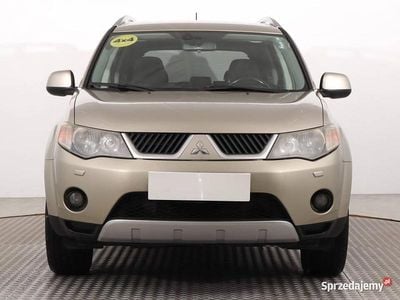 Używany Mitsubishi Outlander 140 KM (102 kW) 2008 Srebrny SUV