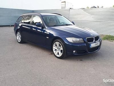 Niebieski Używany 2015 BMW 318 Kombi | 29 800 zł (Super Cena)