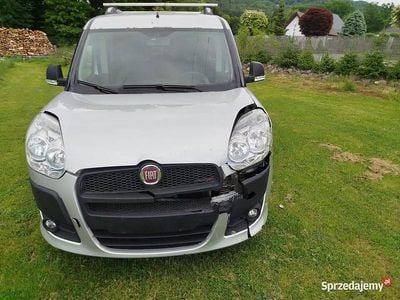 Używany Fiat Doblò 2012 Srebrny Minivan