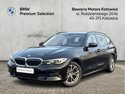 Czarny Używany 2021 BMW 318 Shadowline Kombi | 99 900 zł (Uczciwa cena)