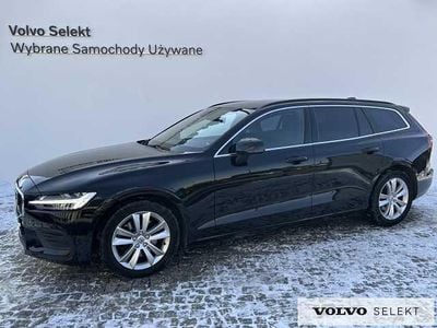 Używany Volvo V60 163 KM (119 kW) 2022 Czarny Kombi