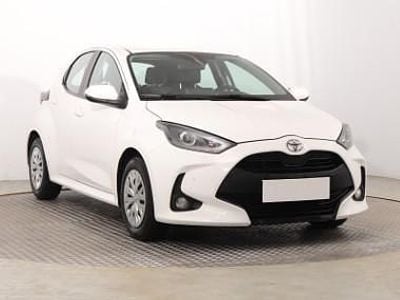Używany Toyota Yaris 125 KM (91 kW) 2022 Biały Hatchback