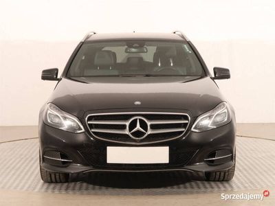 Mercedes E200