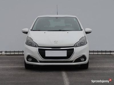 Używany Peugeot 208 82 KM (60 kW) 2015 Biały Hatchback