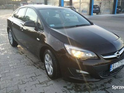 używany Opel Astra sedan salon PL..2016 LPG