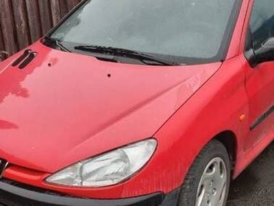 Używany Peugeot 206 2001 Czerwony Hatchback