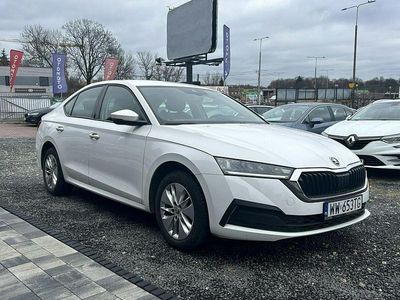 Używany Skoda Octavia 115 KM (84 kW) 2022 Biały (metalik) Sedan/Limuzyna