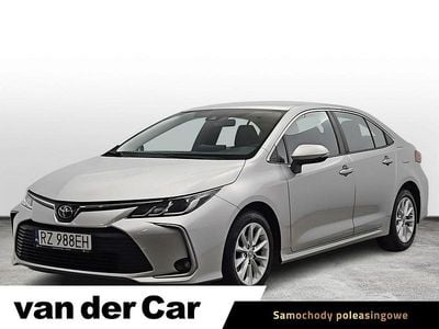 Używany Toyota Corolla Comfort 125 KM (91 kW) 2022 Srebrny Sedan/Limuzyna