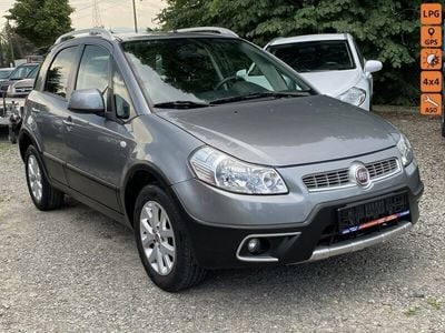 Używany Fiat Sedici 120 KM (88 kW) 2011 Szary (metalik, perła) SUV