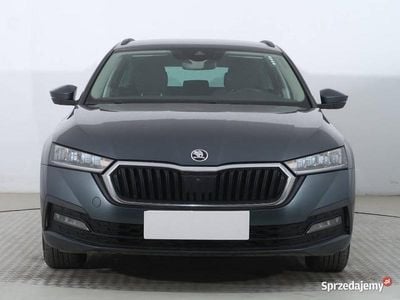Szary Używany 2020 Skoda Octavia Kombi | 61 999 zł (Uczciwa cena)