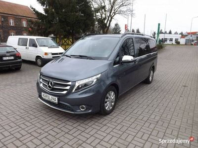 Szary Używany 2017 Mercedes Vito Van | 88 560 zł